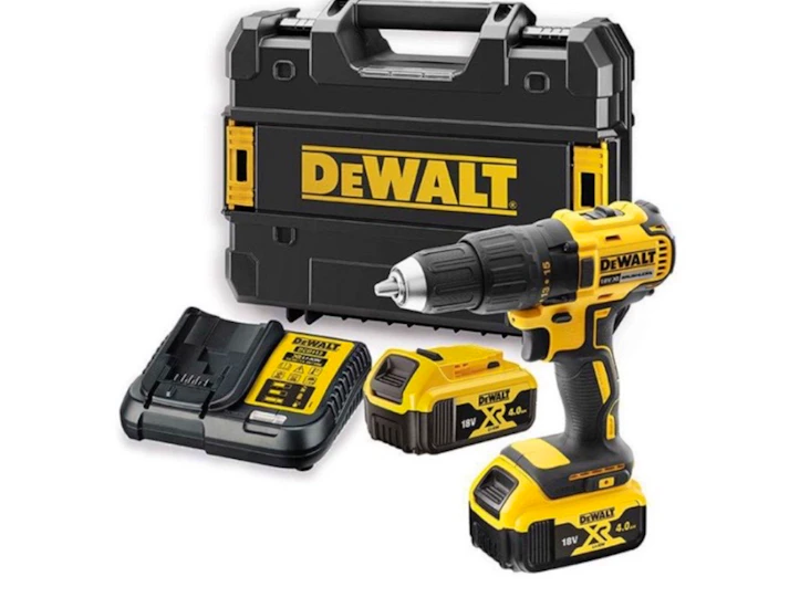 Dewalt skruvdragare med bitsar och borrar