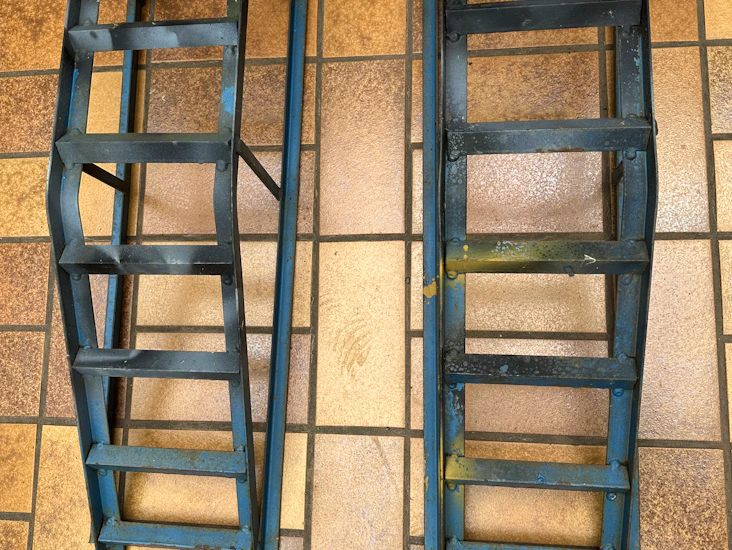 Heavy duty extra-wide car ramps for hire