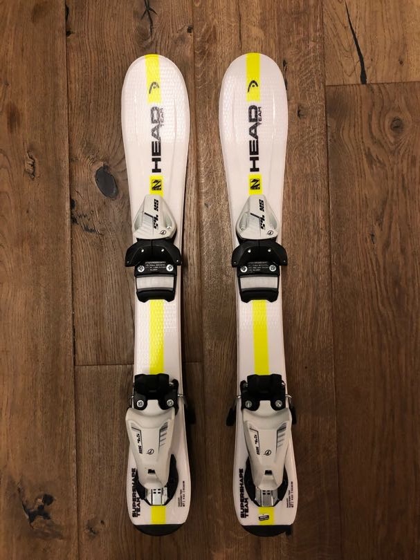 Skidor (67cm) för barn ca 2-4 år.