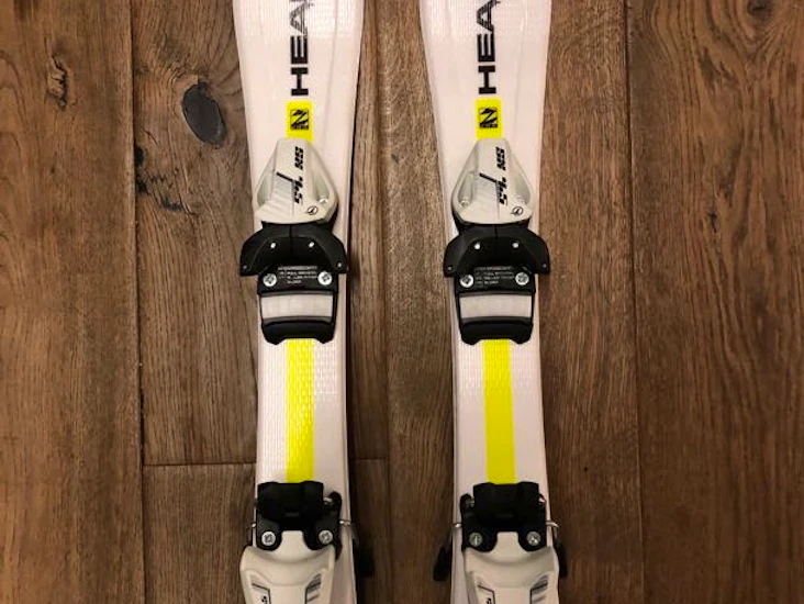 Skidor (67cm) för barn ca 2-4 år.