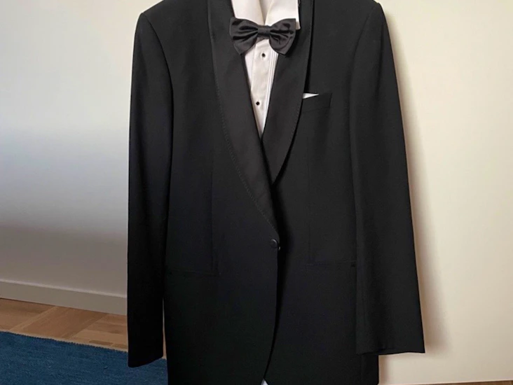 Smoking storlek 50 och lackskor