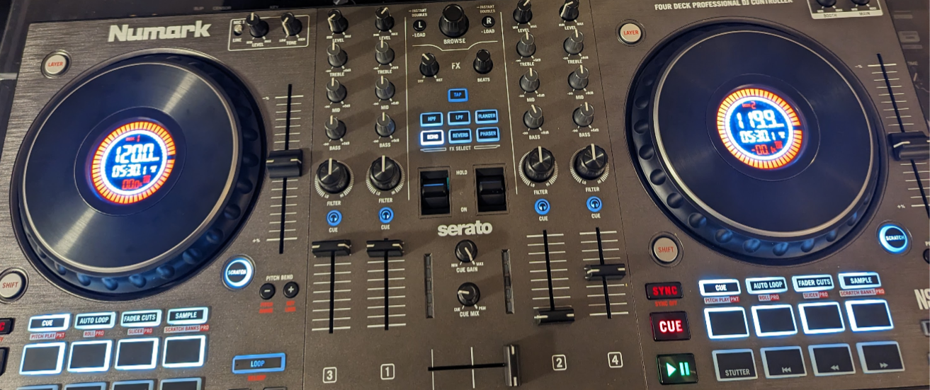 Numark ns4fx dj controller