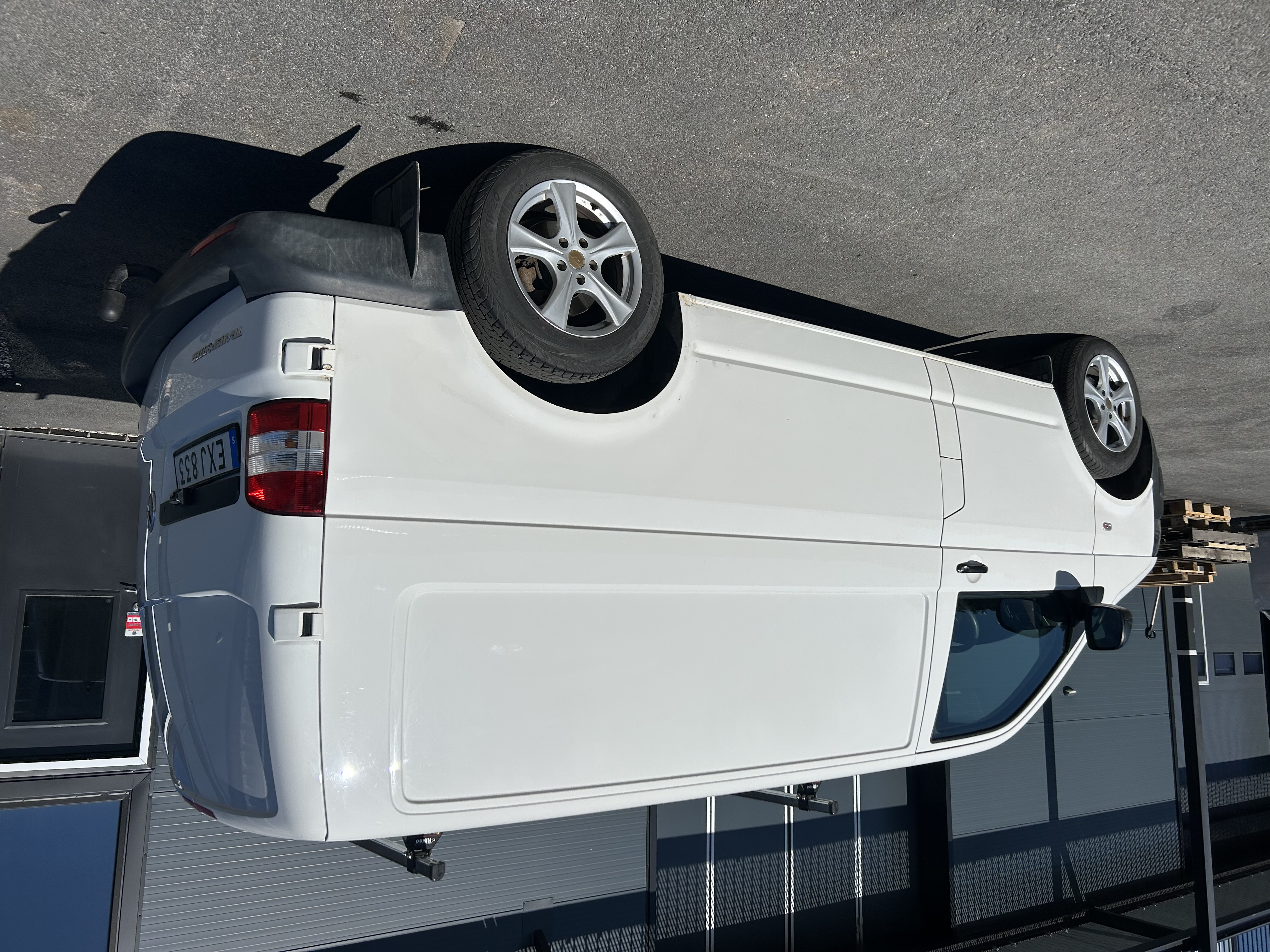 Vw transporter skåpbil flyttbil dragkrok farthållare ledramp