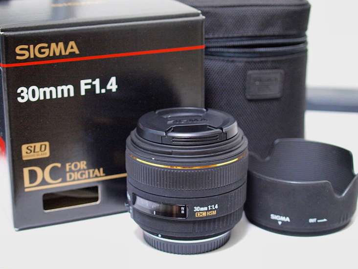 Sigma 30mm f/1.4 ex dc hsm for canon