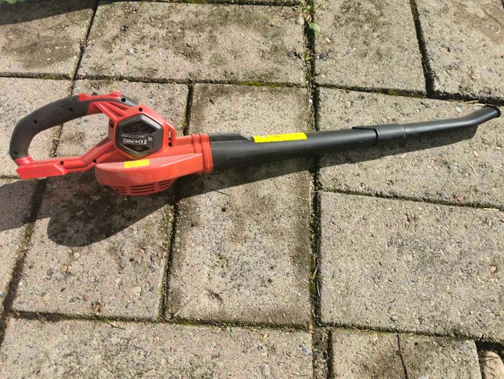 Batteridriven lövblås