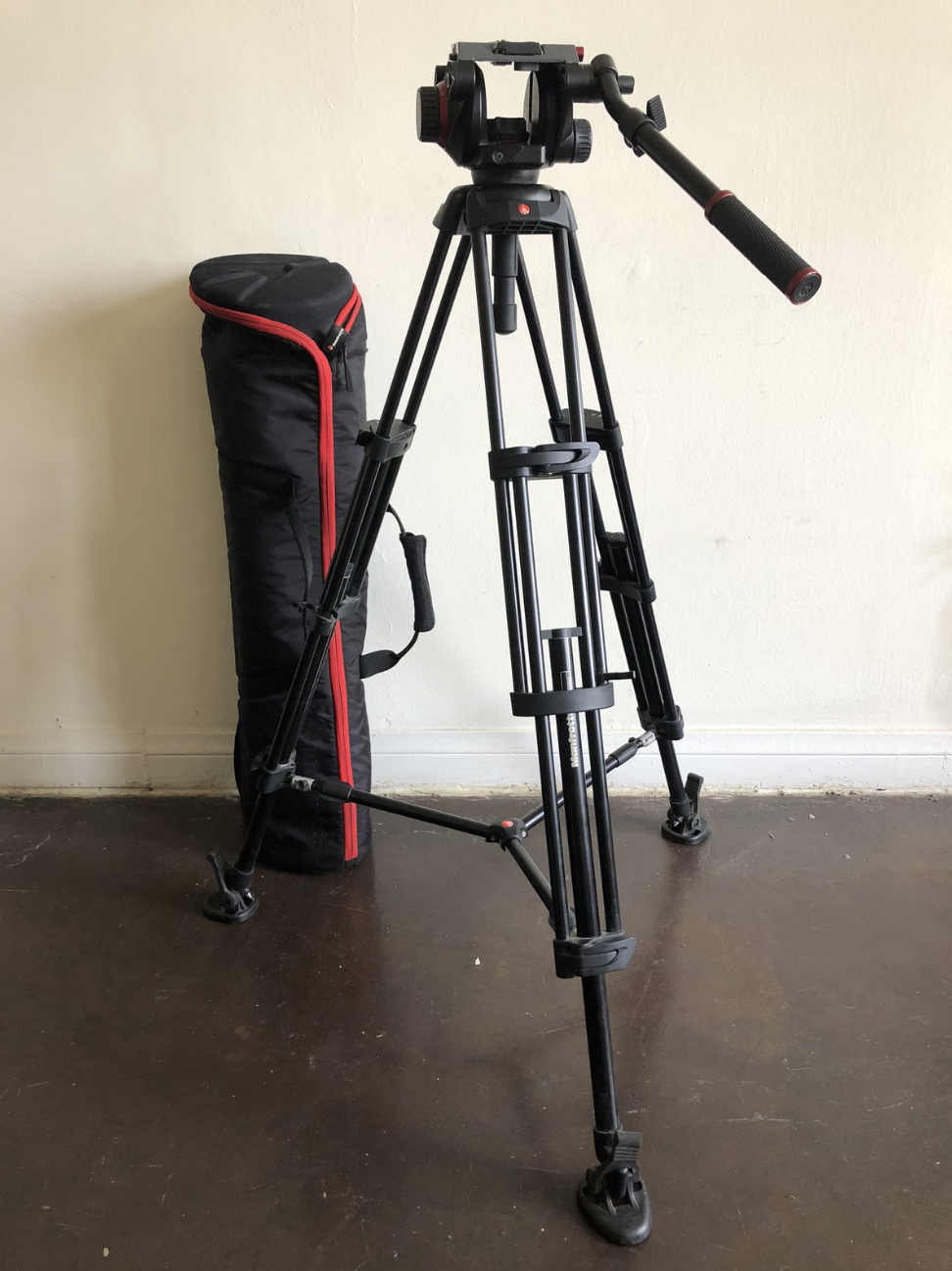 Manfrotto 546b pro video stativ + 504hd fluid video head 