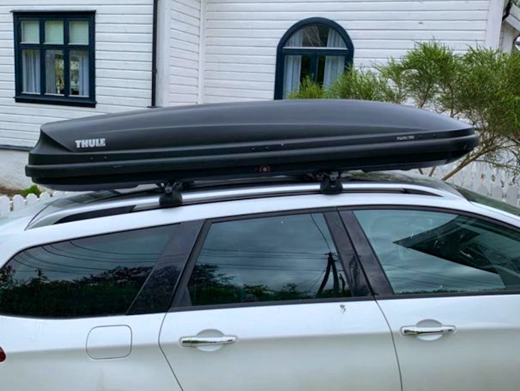 Thule pacific 700 takboks