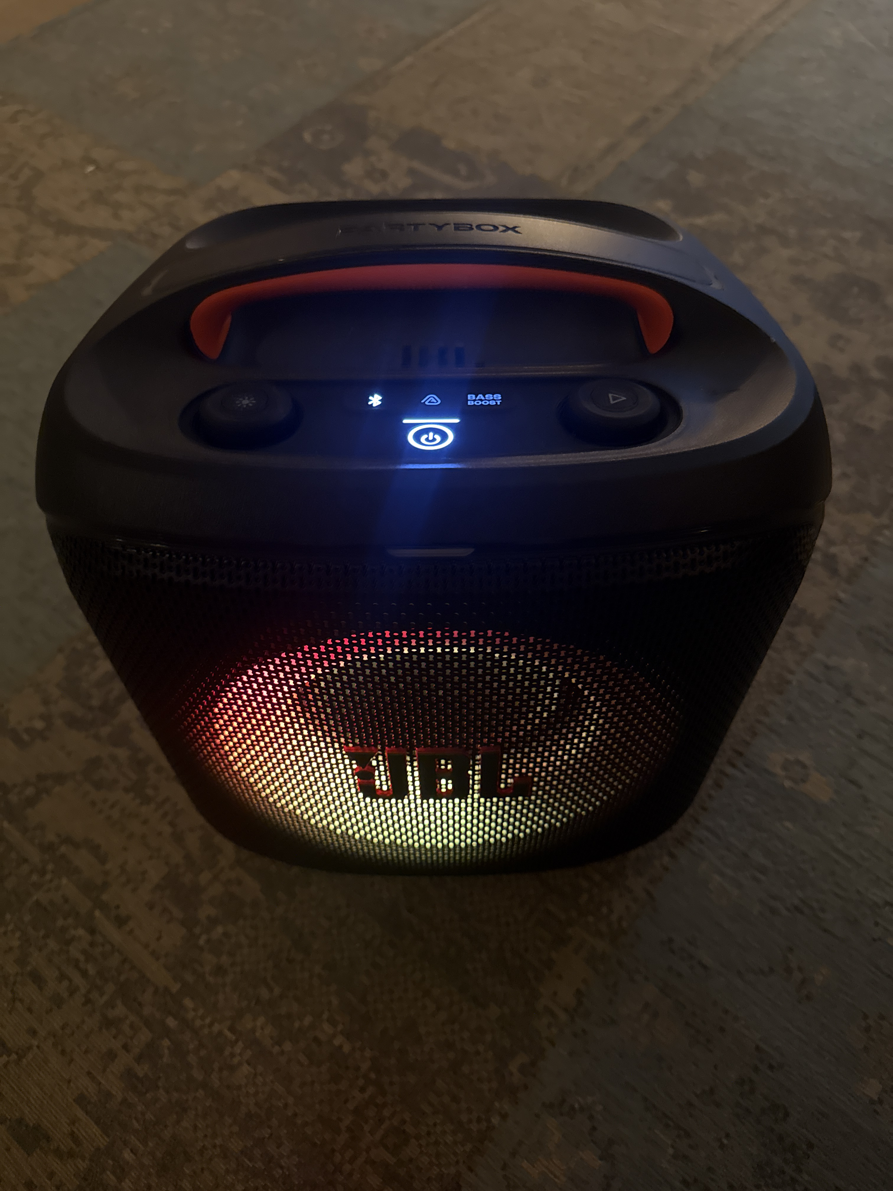 Jbl partybox essential 2 med 2 trådløse karaokemikrofoner