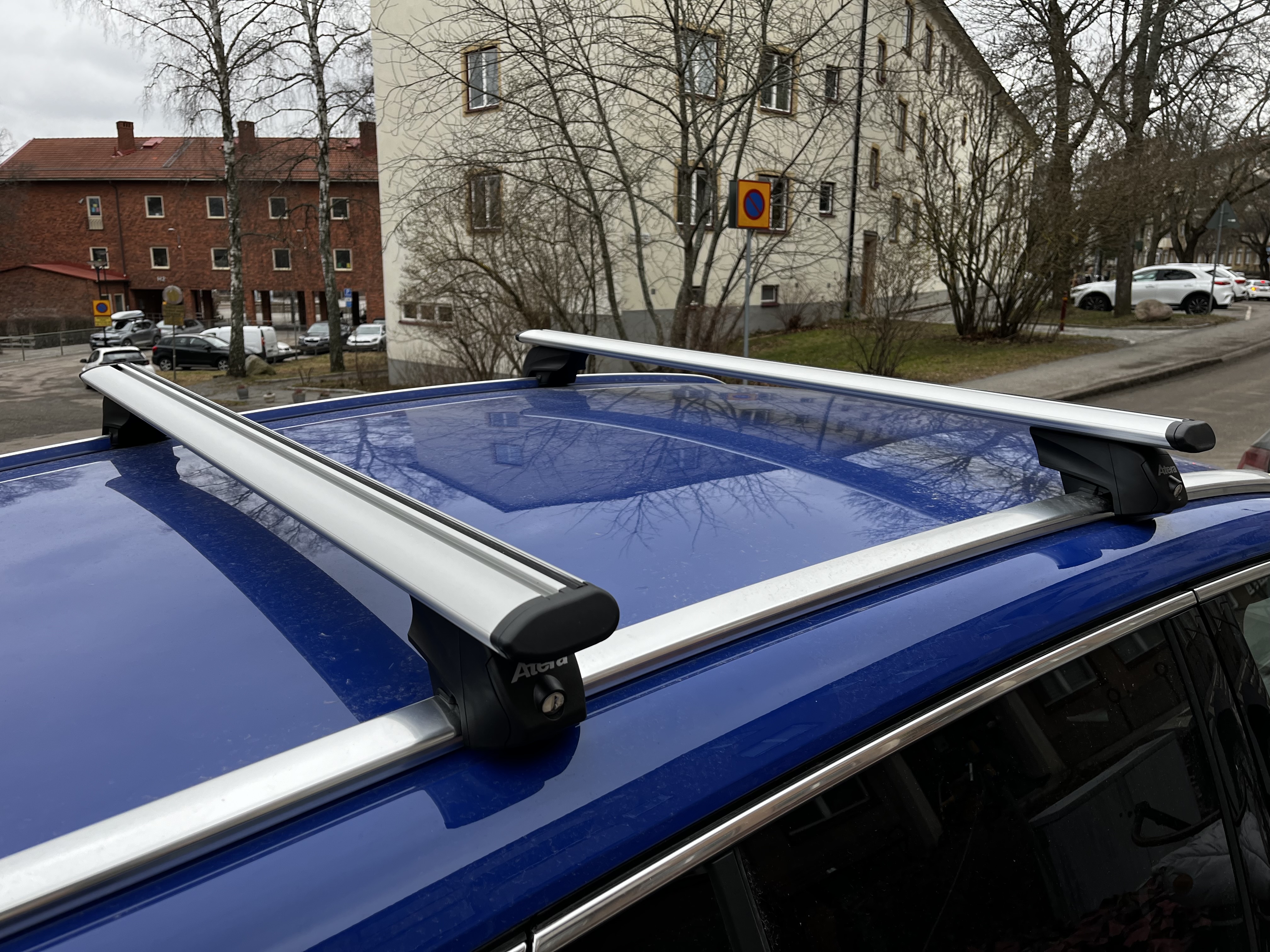 Takräcken atera - passar många bilar 