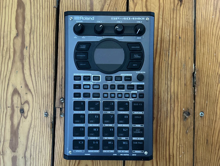 Roland sp-404 mkii