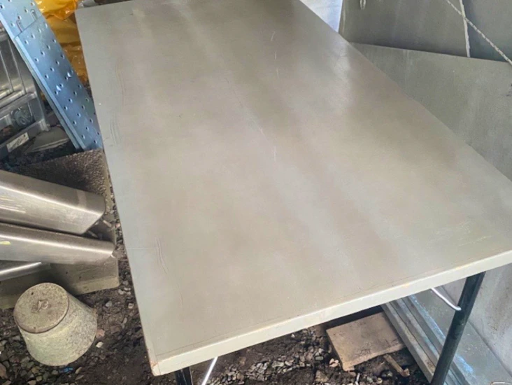 2 ihopfällbara träbord 150x70 cm