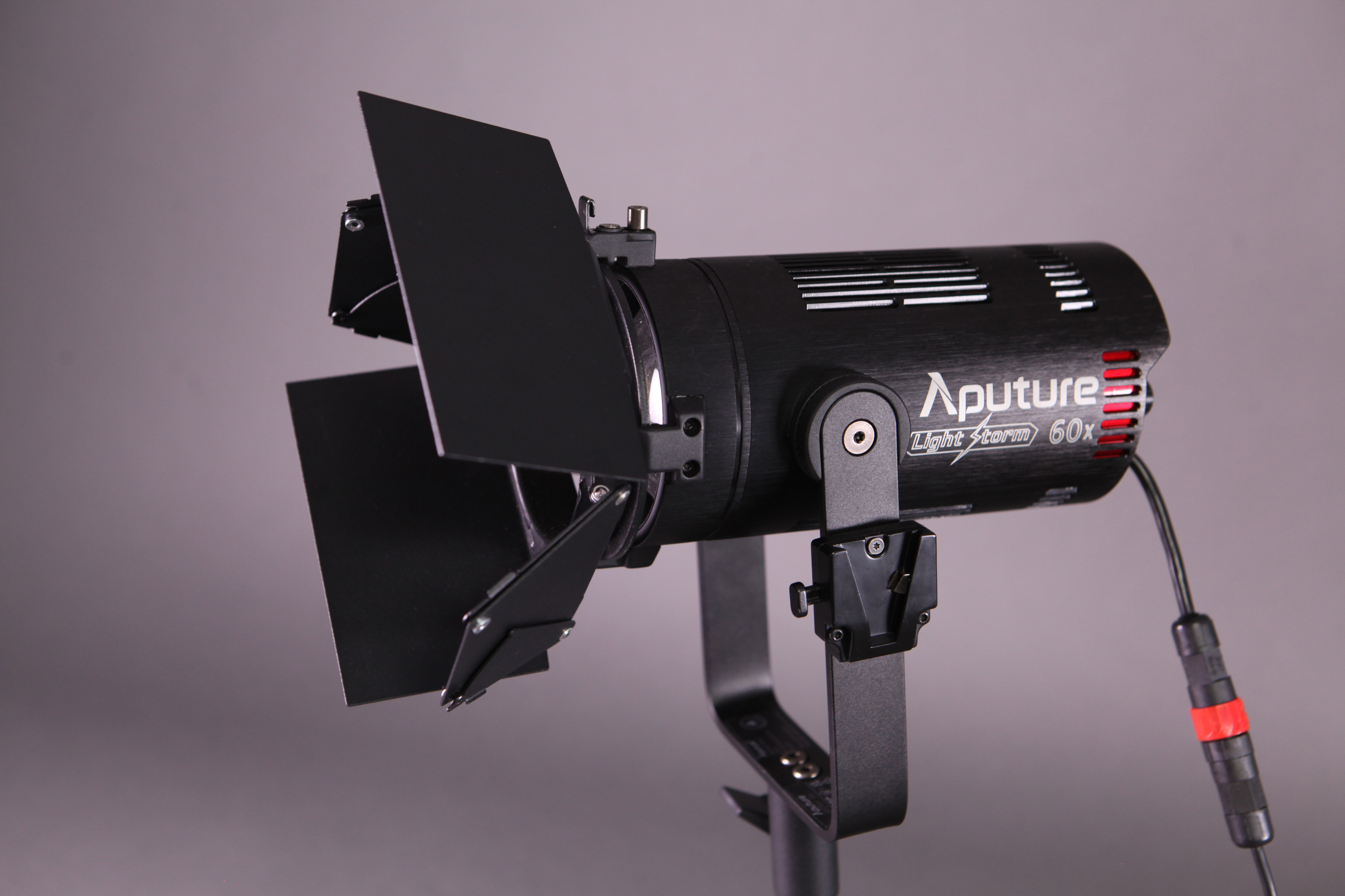 Aputure light storm 60x