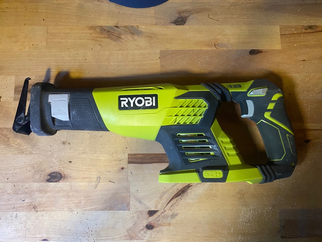 Bajonettsag med batteri og lader