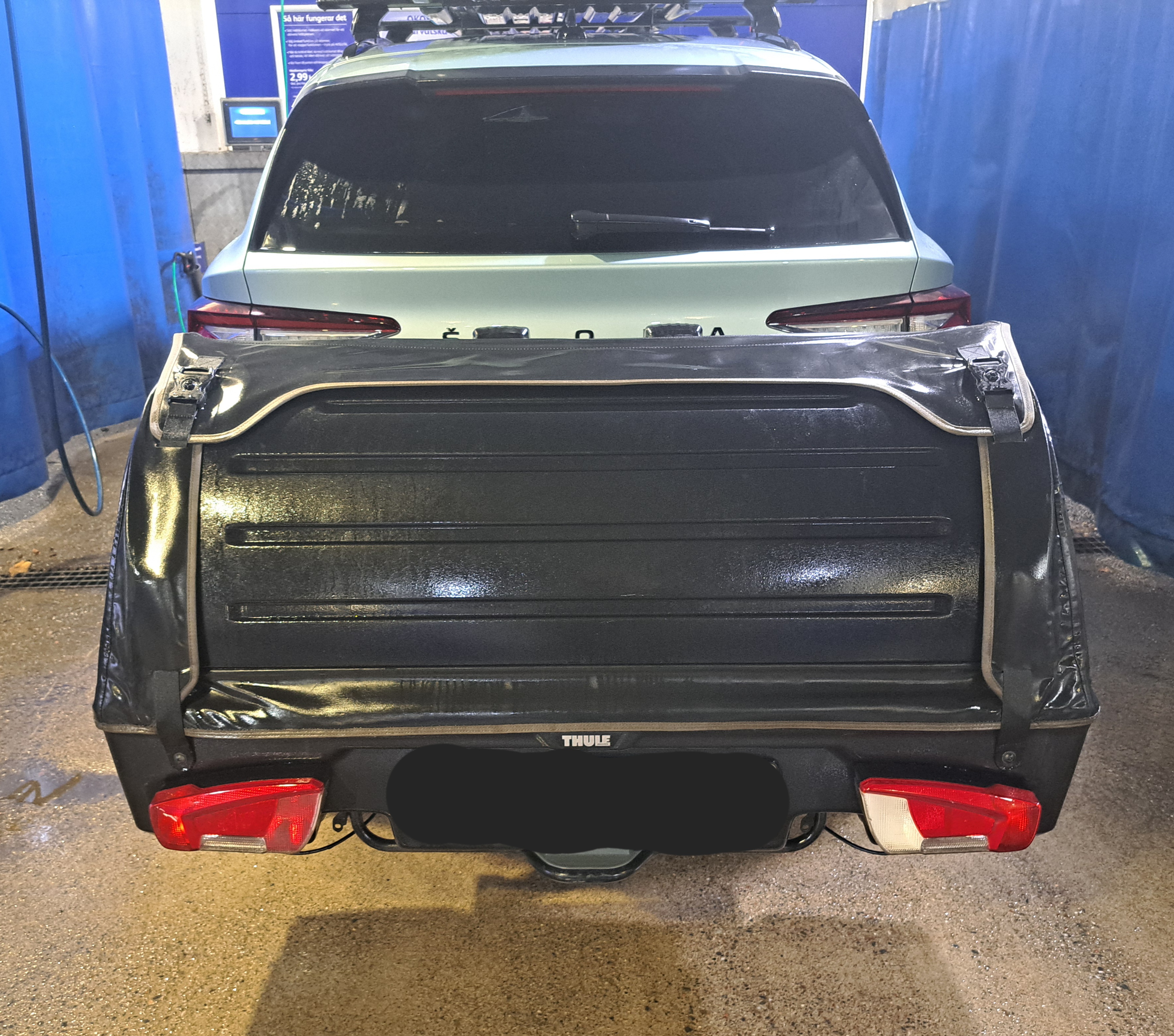 Thule onto packbox för dragkrok