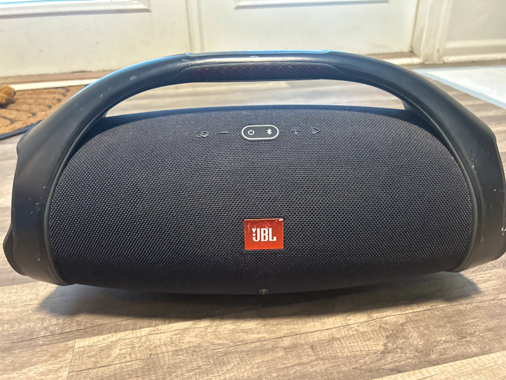 Boombox 2 jbl speaker