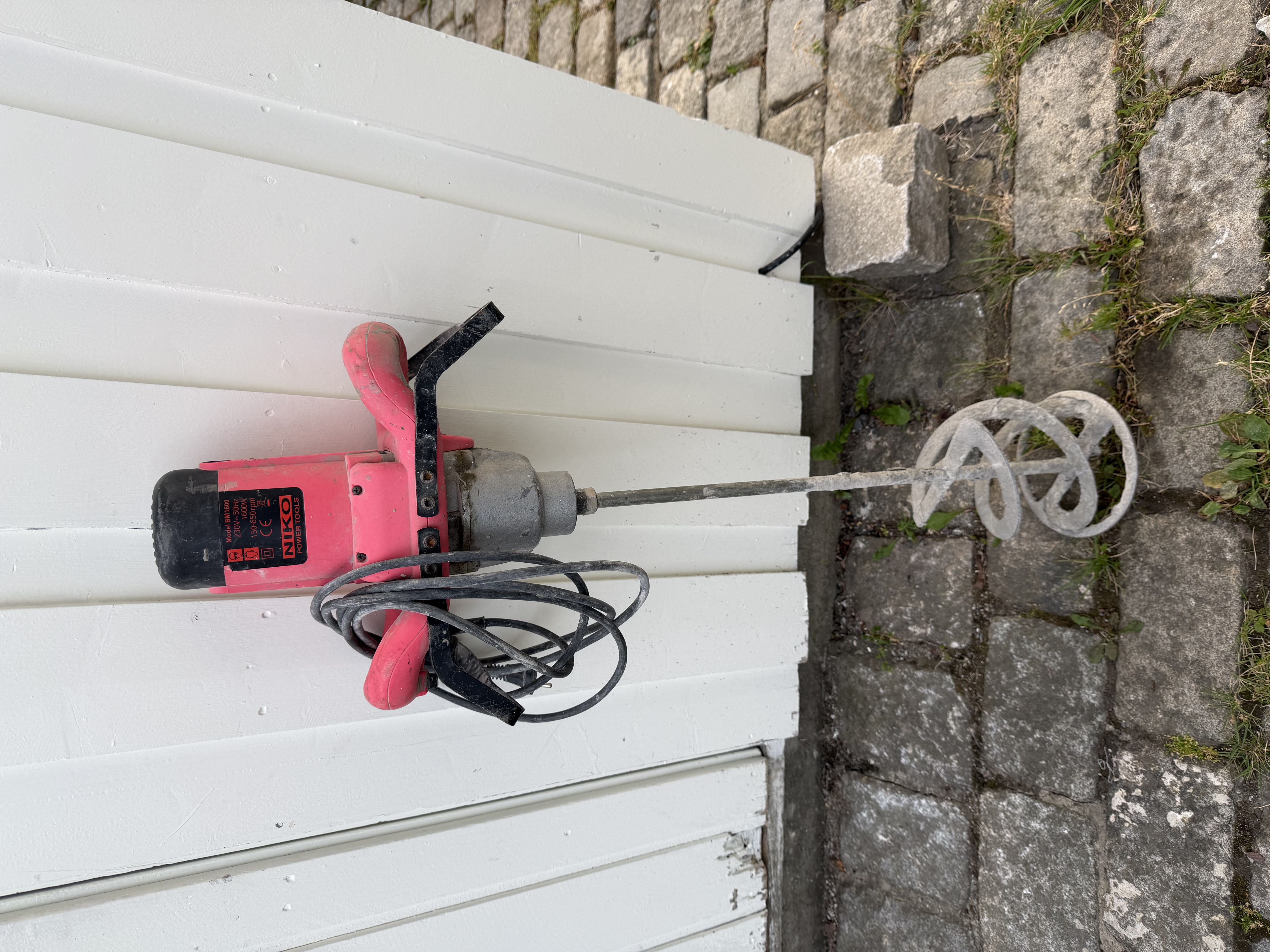 Niko 1600w blandevisp ø160