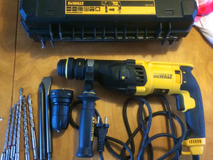 Borrhammare 800w dewalt d25134k