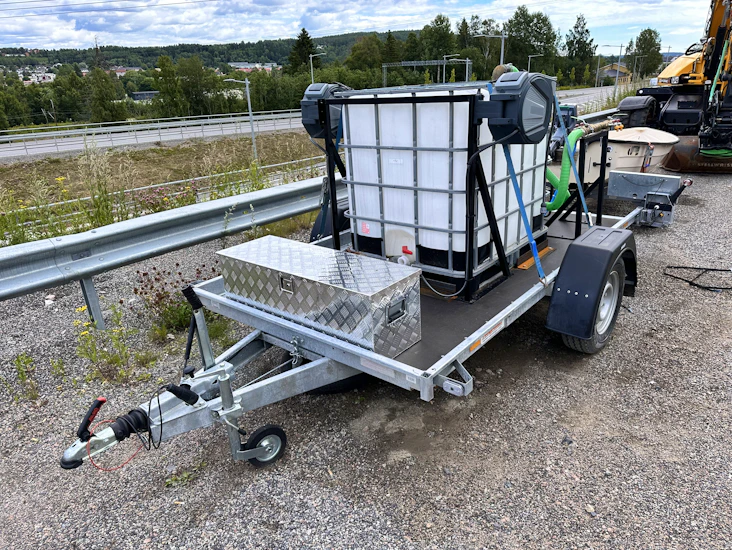 Bevattningsvagn bromsat släp 1000l