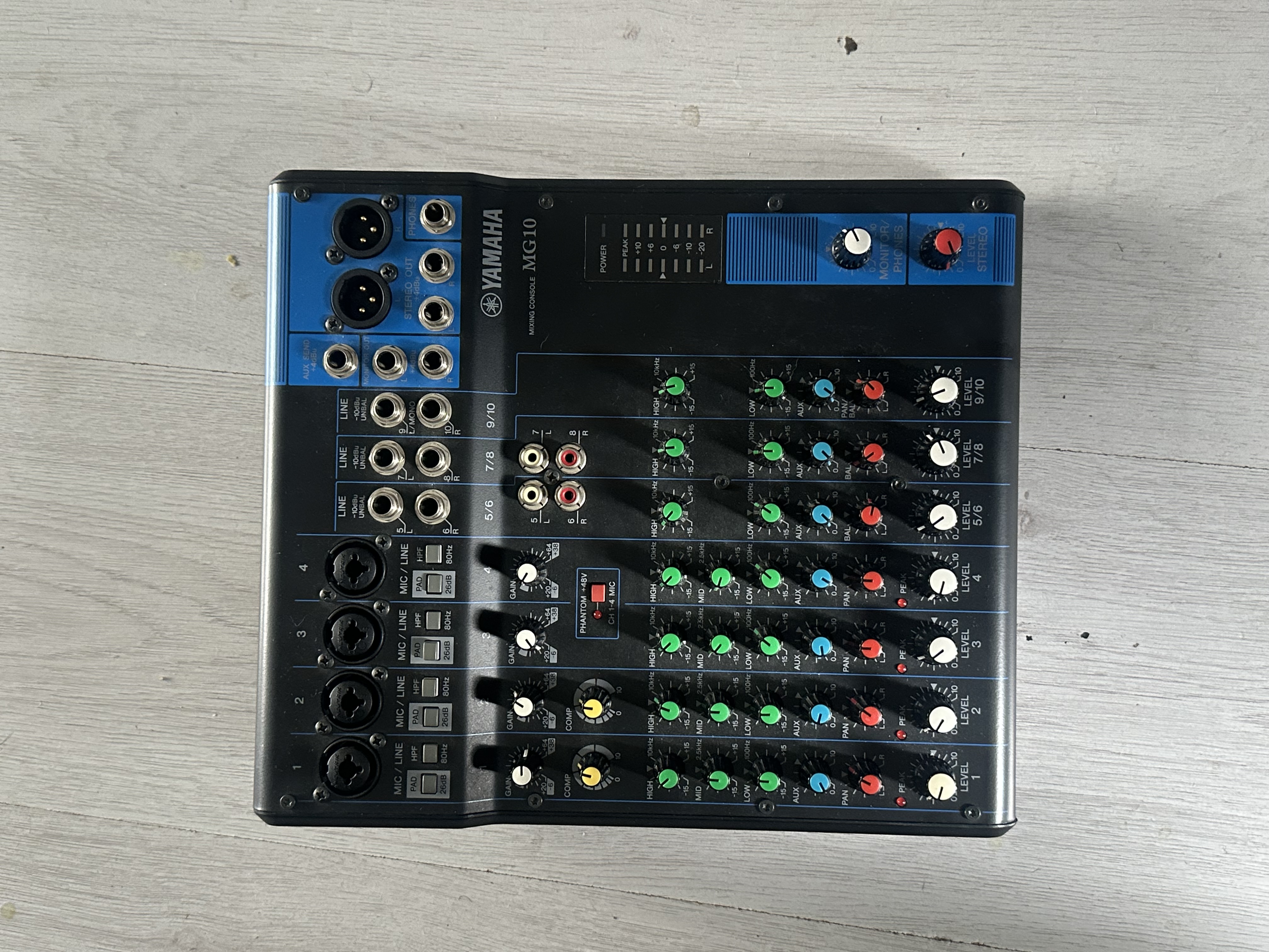 Yamaha mg10 mixer 