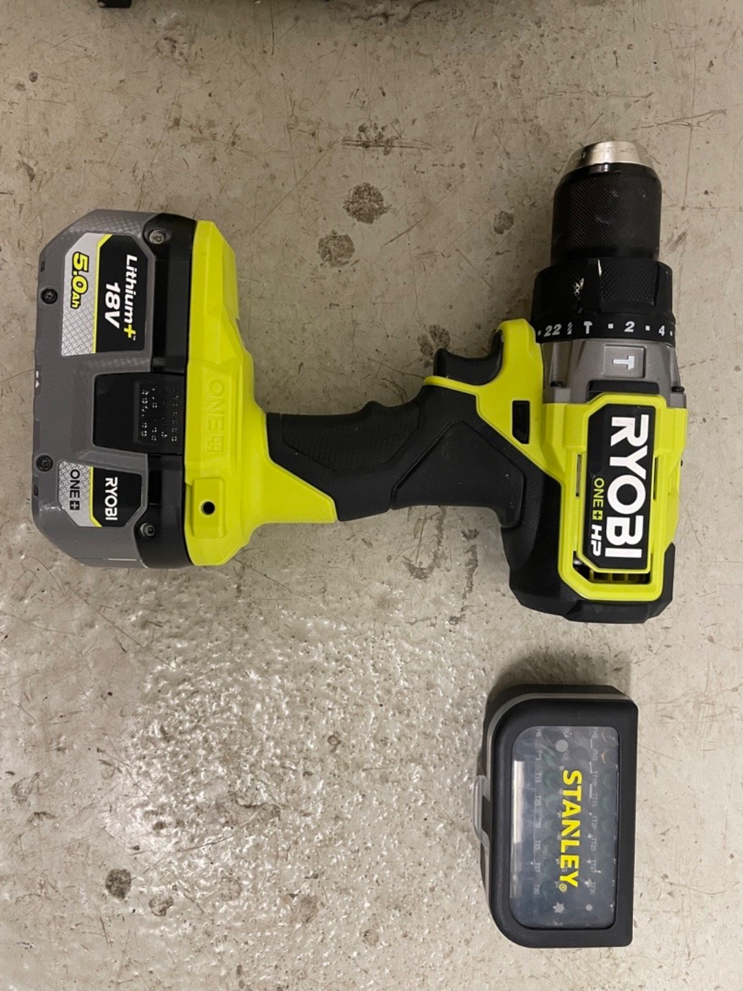 Ryobi drill med slagfunksjon