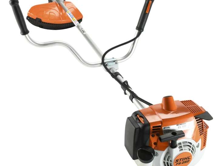 Mångsidig stihl röjsåg/trimmer m. 6 verktyg