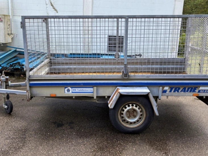 Gallerkärra med påkörningsläm