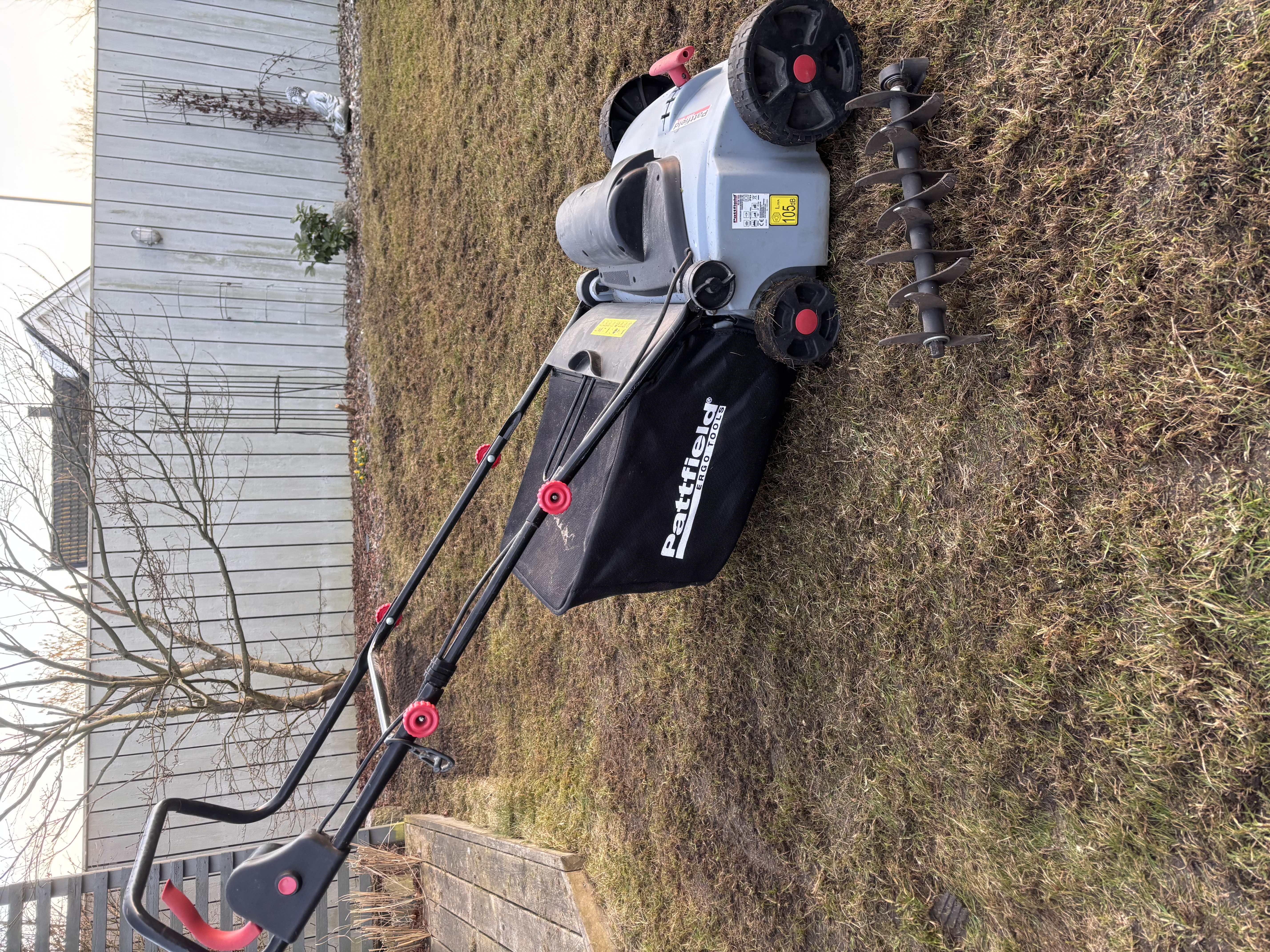 Vertikalskäraren/ mossrivare pattfield