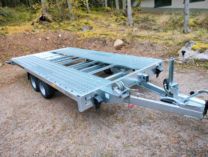 2700 kg kippaava autotraileri