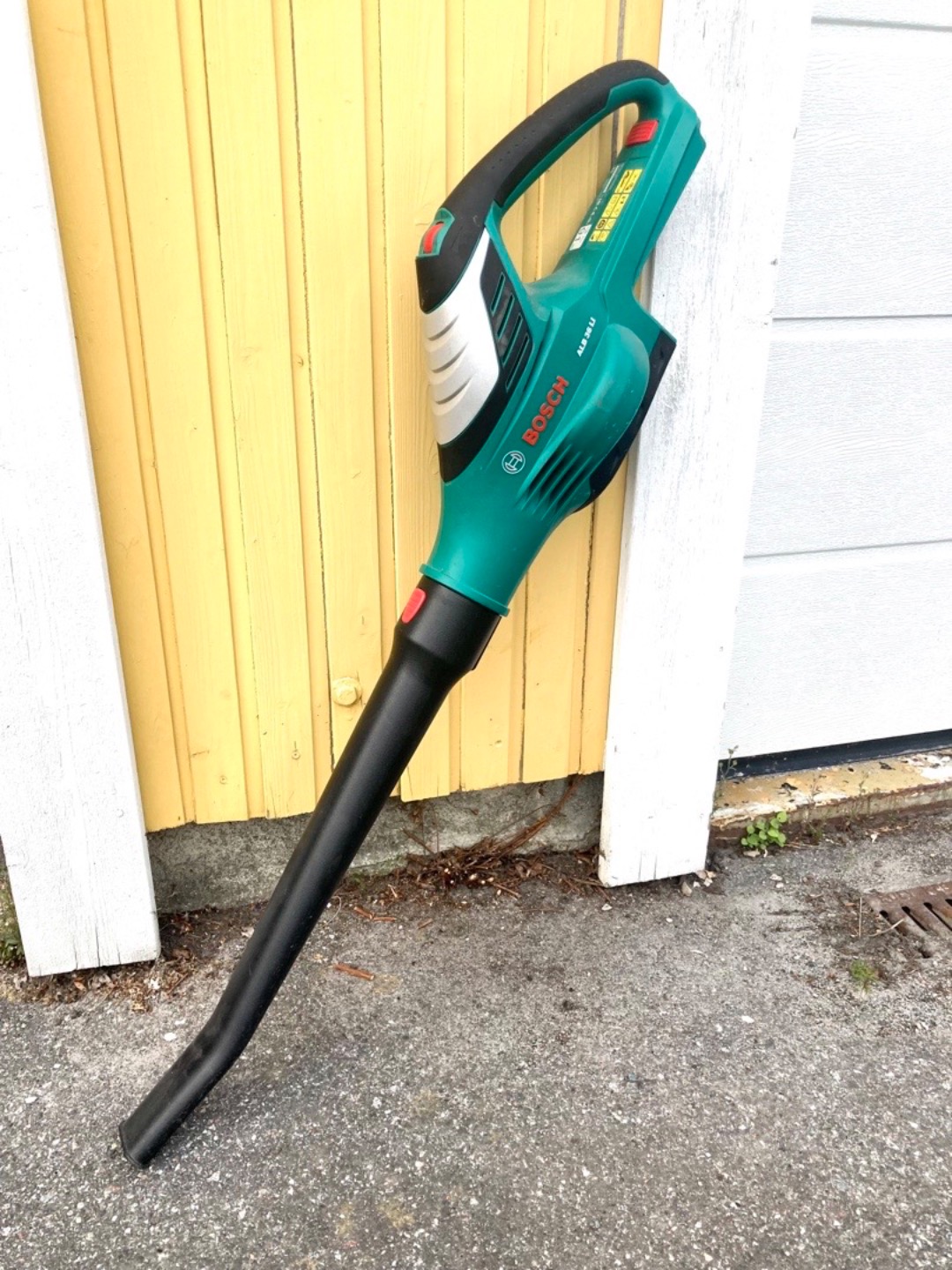 Bosch batteridriven lövblås