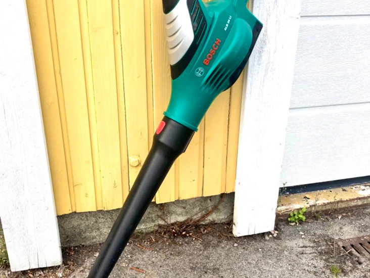 Bosch batteridriven lövblås