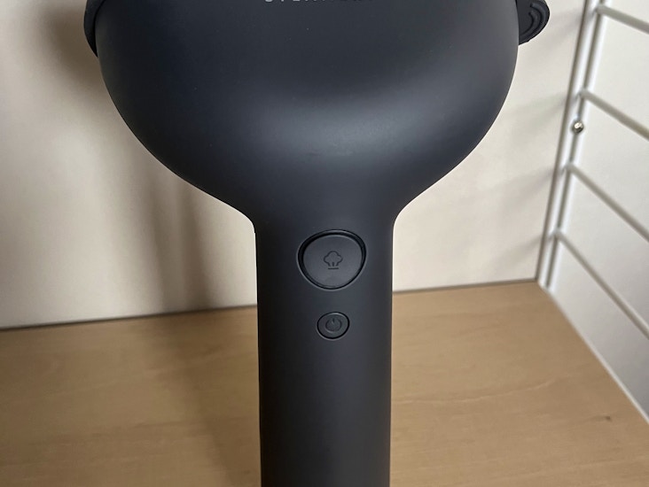 Steamer med strykfunktion och vattenånga