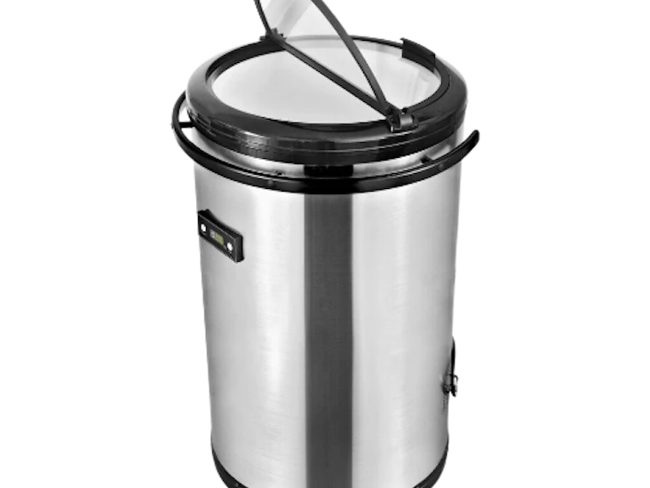 4 ståbord med överdrag, en partycooler, ljusslingor