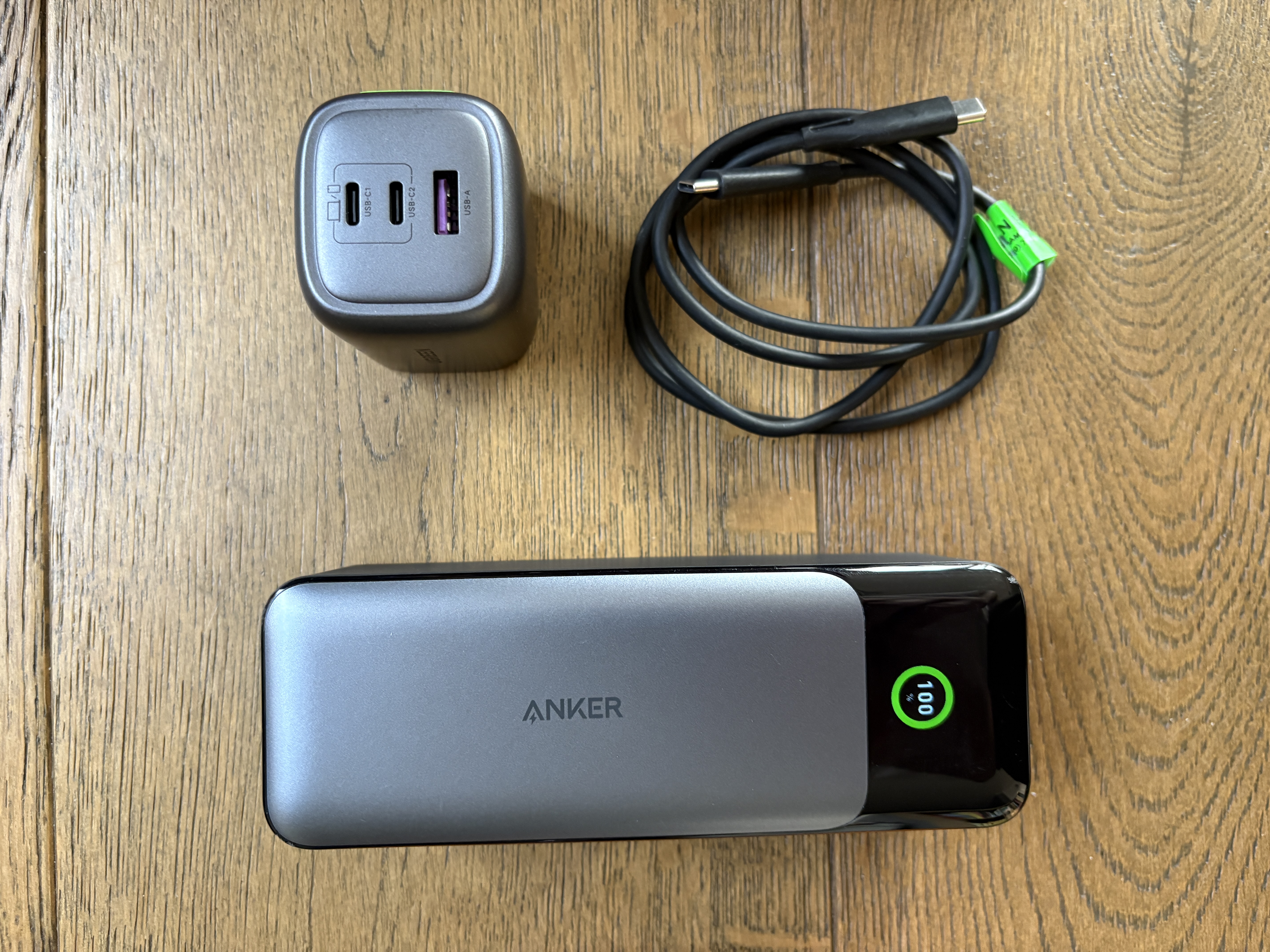 Anker 737 power bank laptop battery + plug + usb c cable