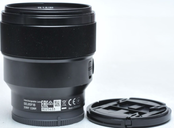 Sony fe 85mm f/1.8 lens – excellent condition