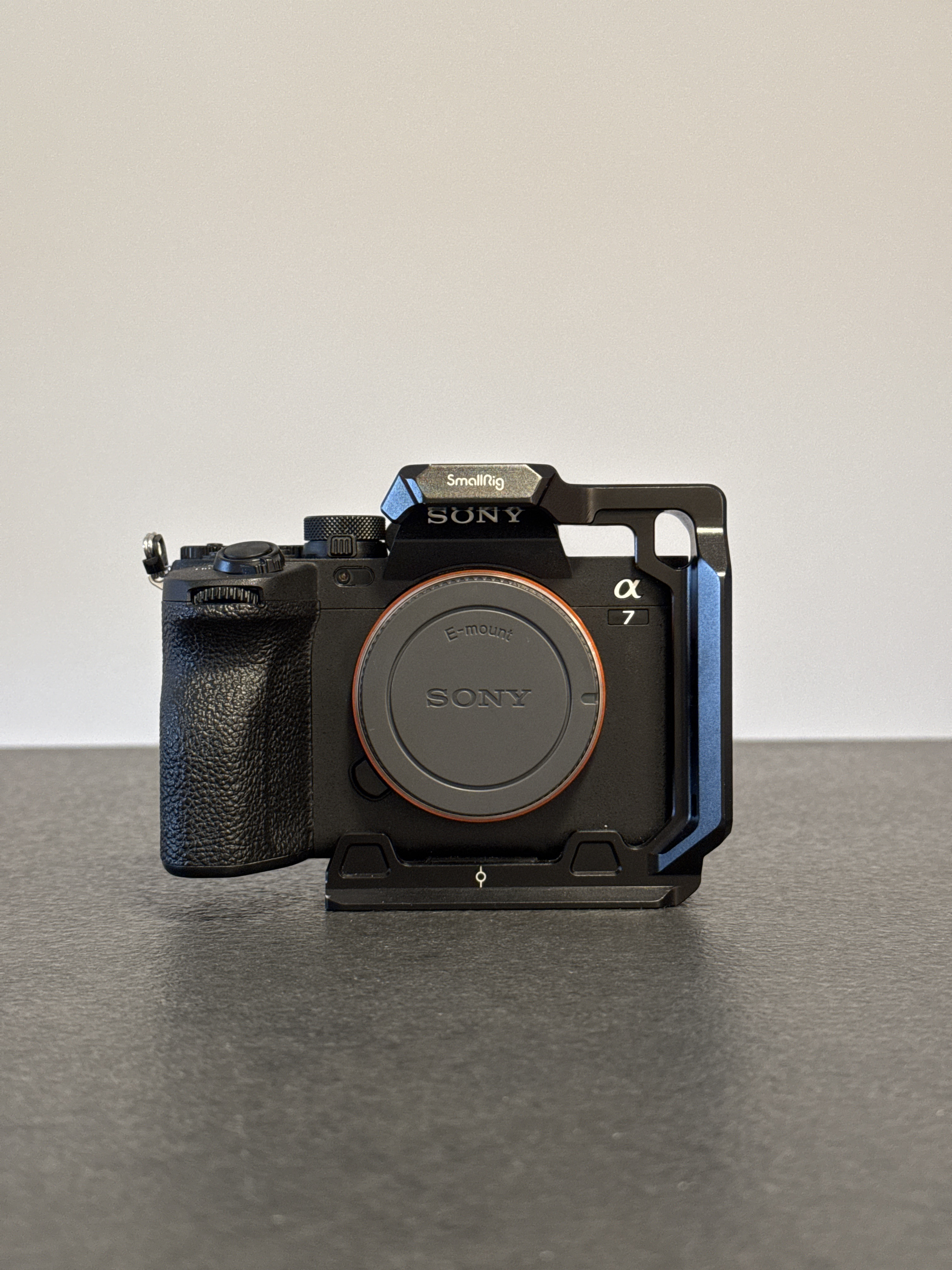 Sony a7iv with memory cards & batteries 