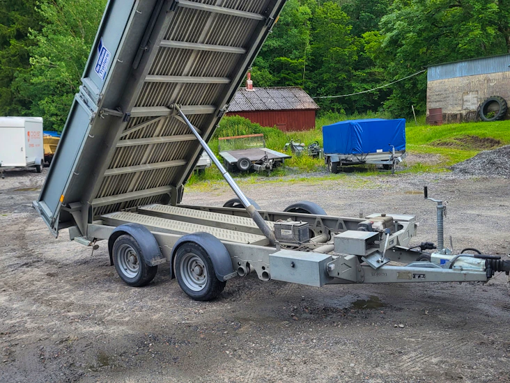Tippsläp ifor williams 3500kg