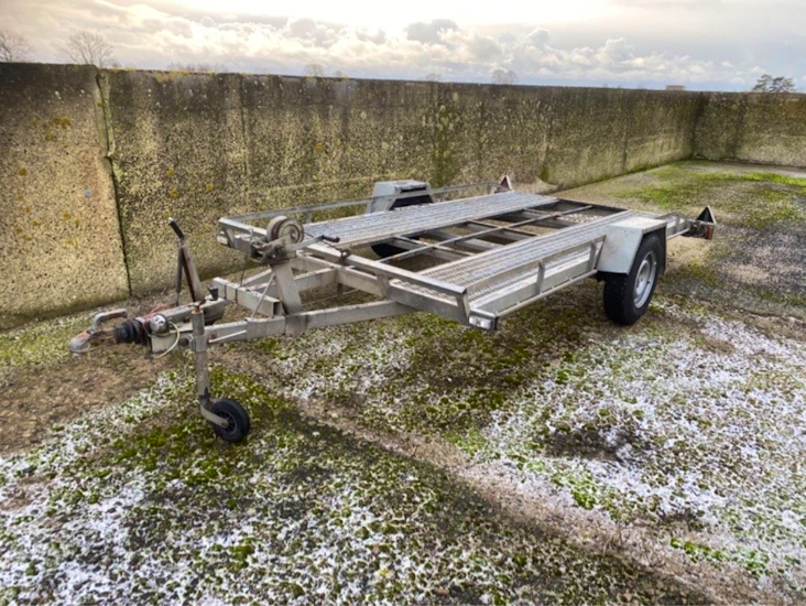 1300 kg total weight (900 kg load) car trailer/biltransportsläp