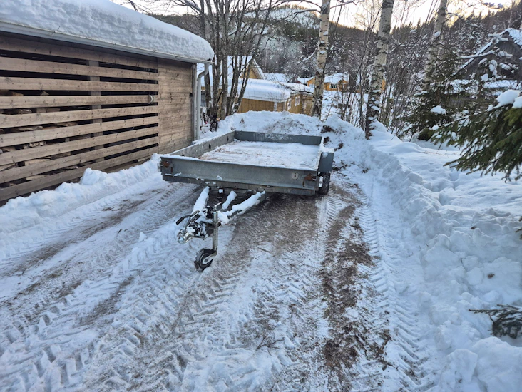 Släpvagn 1300 kg / tipp