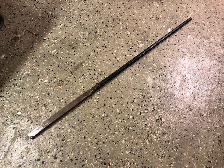 Kraftigt brytspett av järn