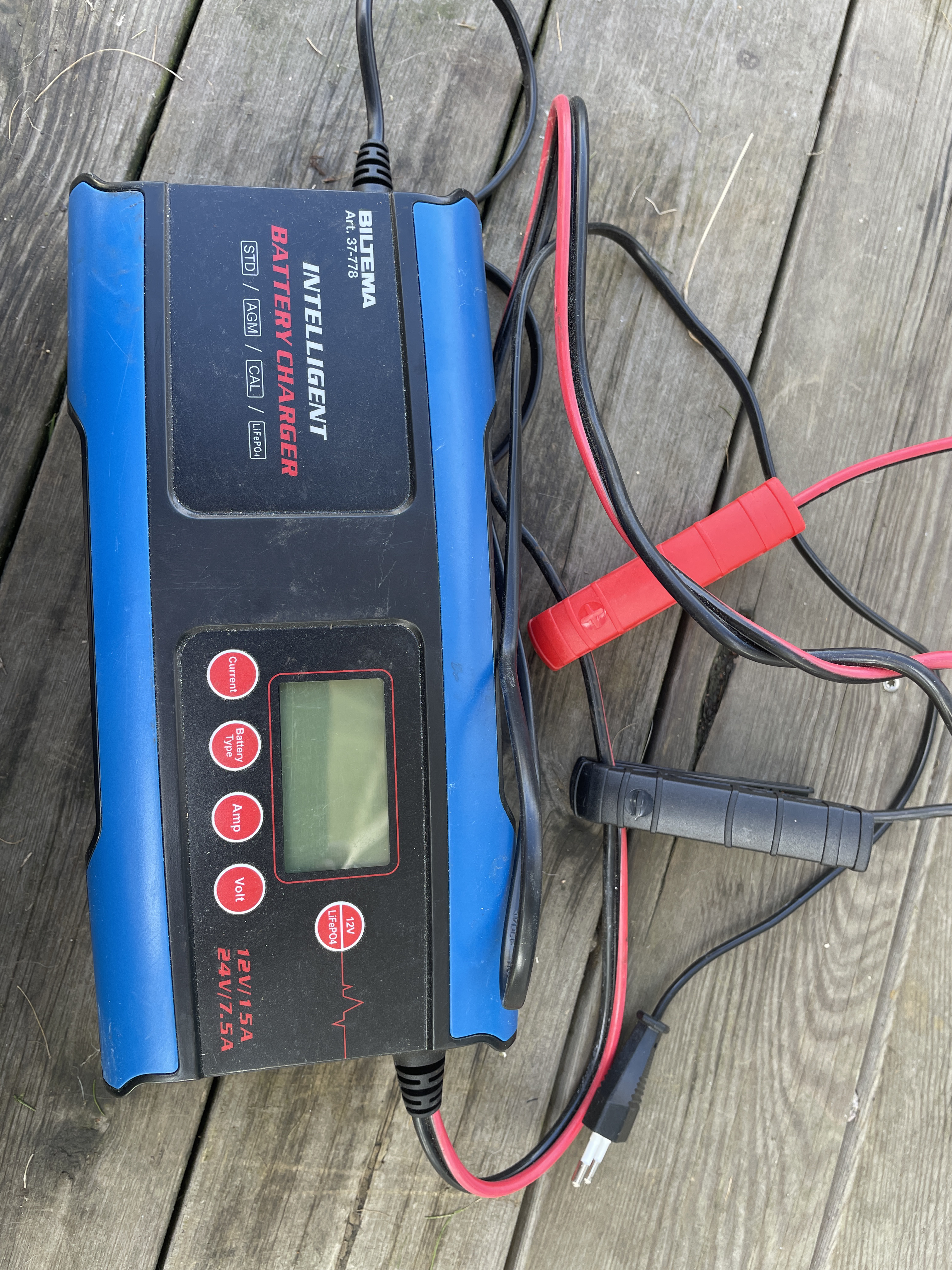 Intelligent battery charger