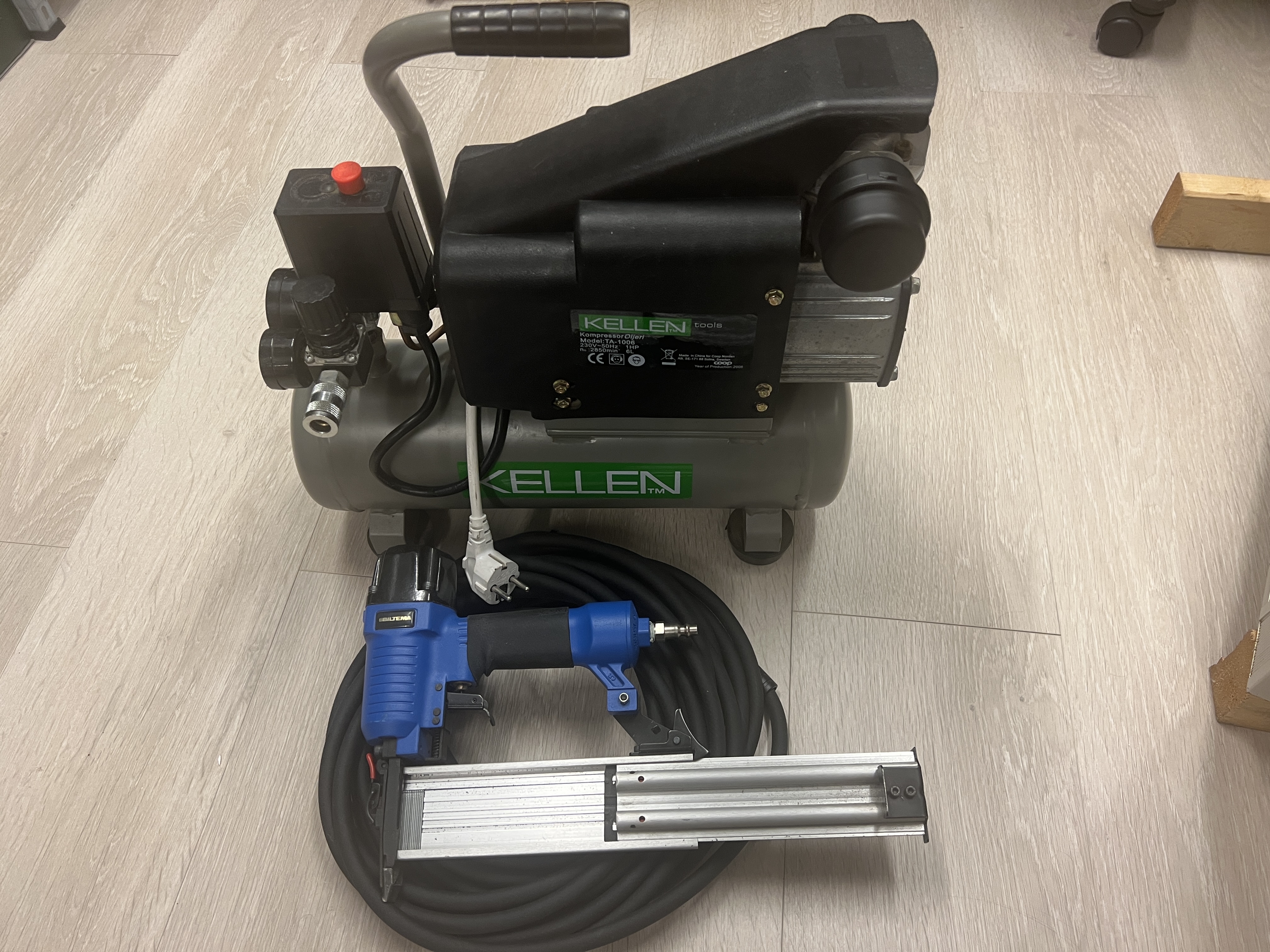 Kompressor med slange og dykkert pistol