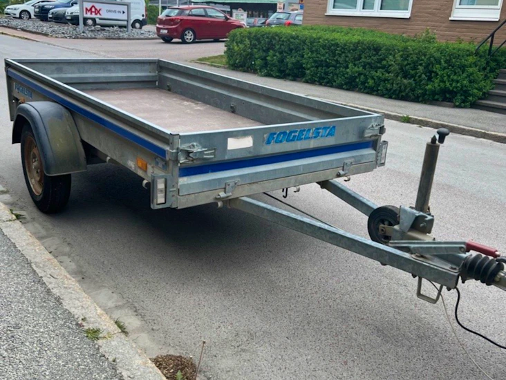 Öppen släpvagn thule/fogelsta 750