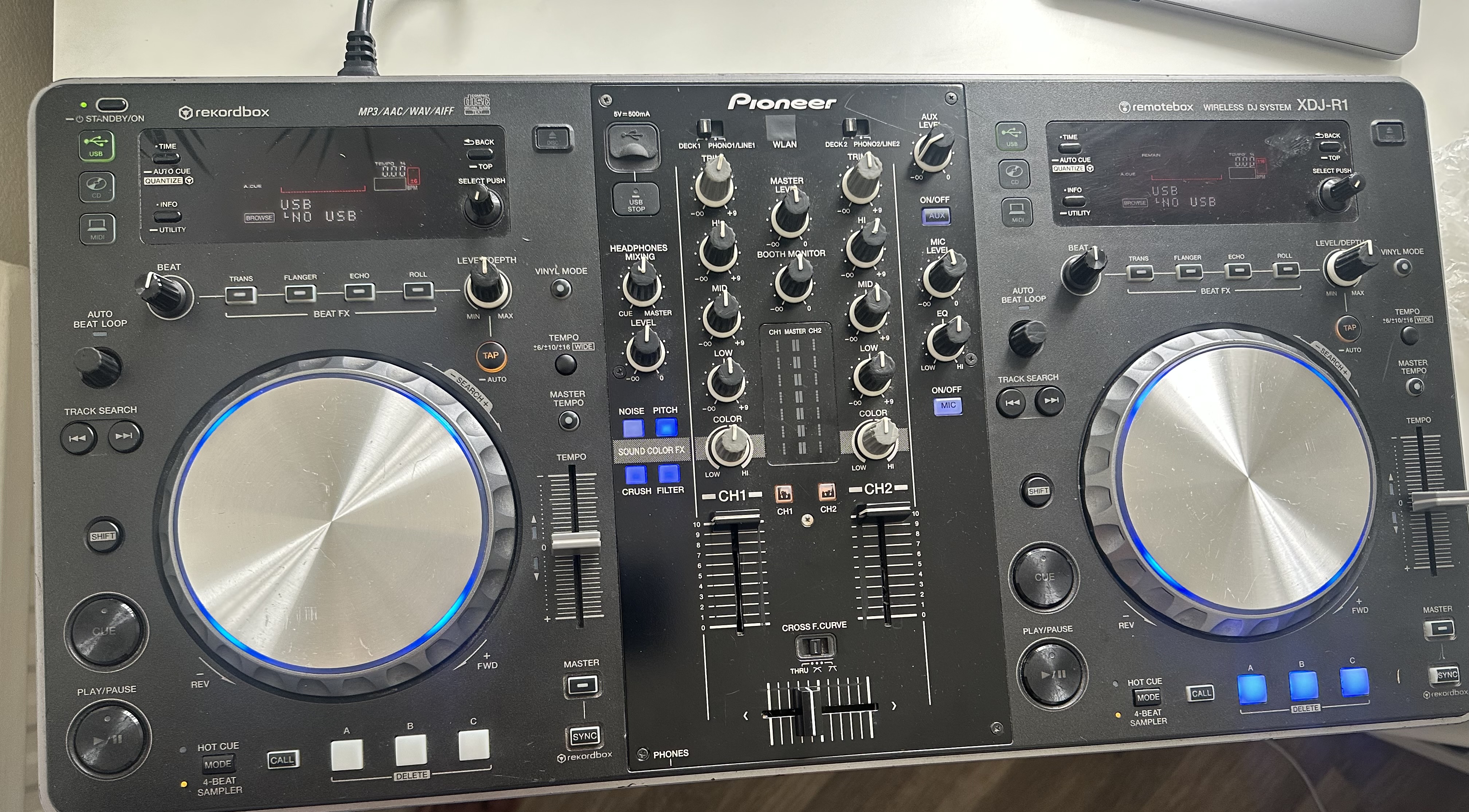 Pioneer xdj-r1 all-in-one dj system controller 
