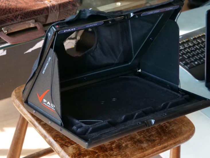11" teleprompter