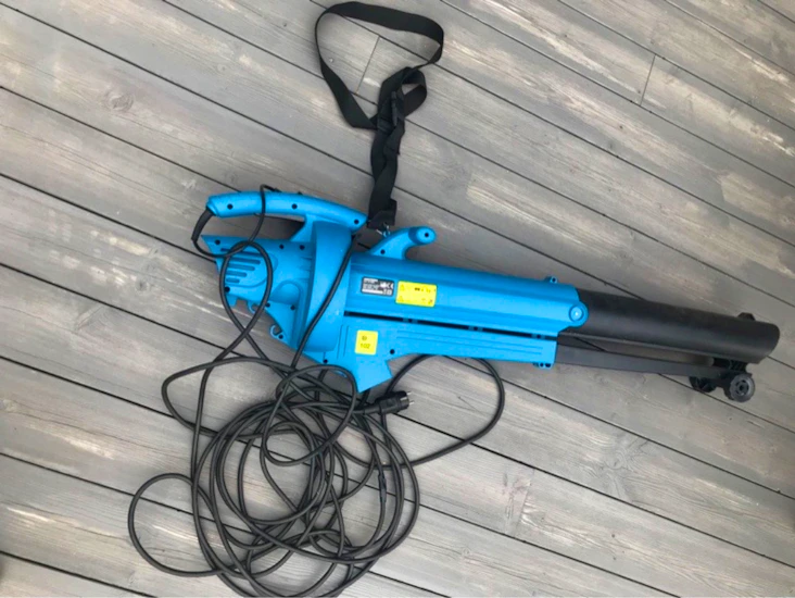 Elektrisk løvblåser/løvsuger