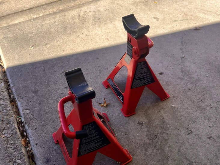 Car jacks stand