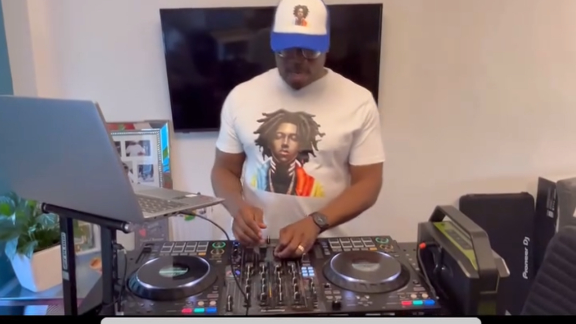 Dj party equipment package 