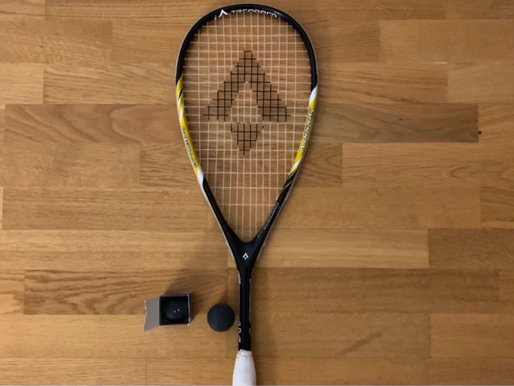Squashracket + boll