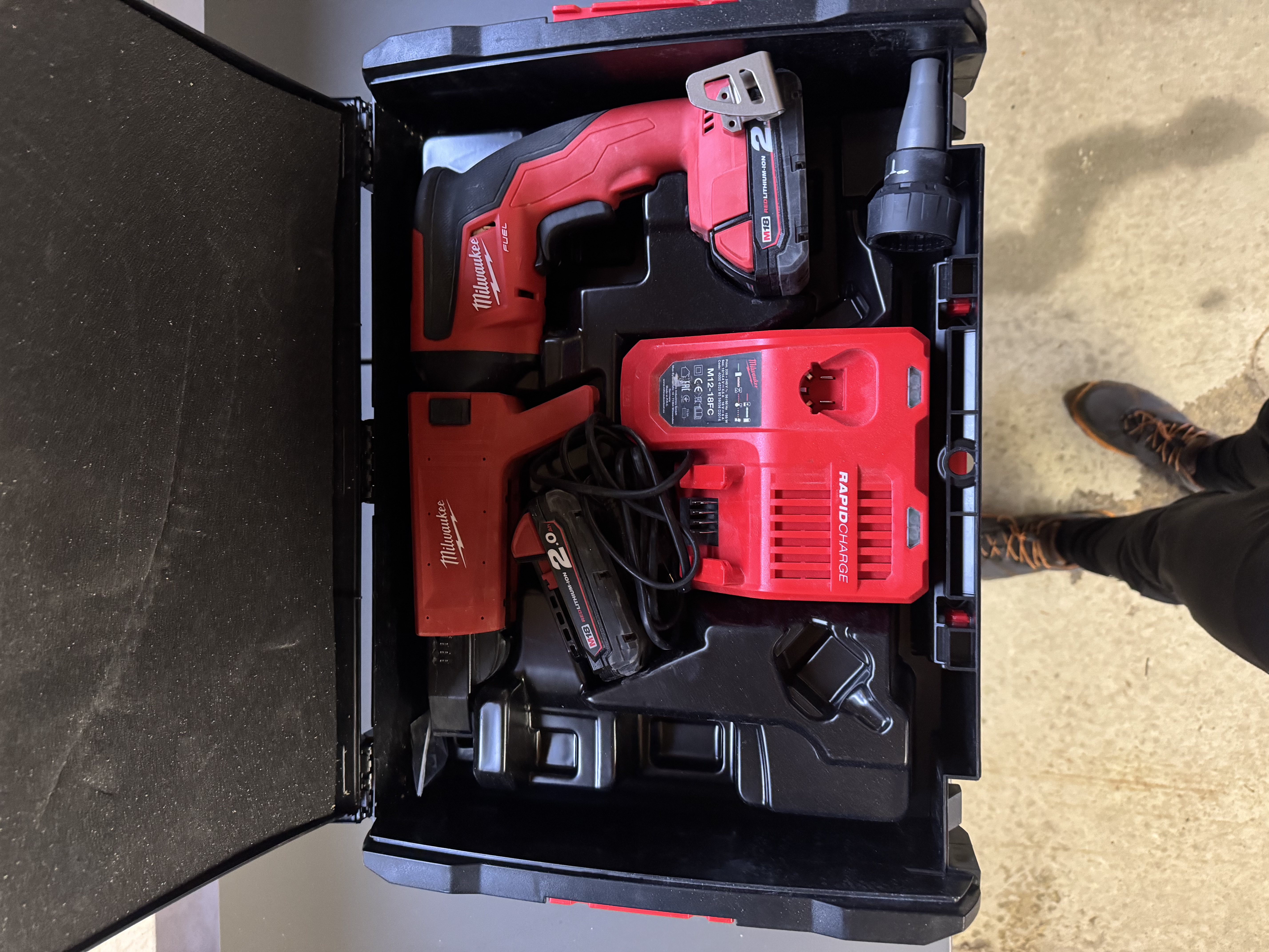 Milwakuee - m18 fsg spikerpistol 