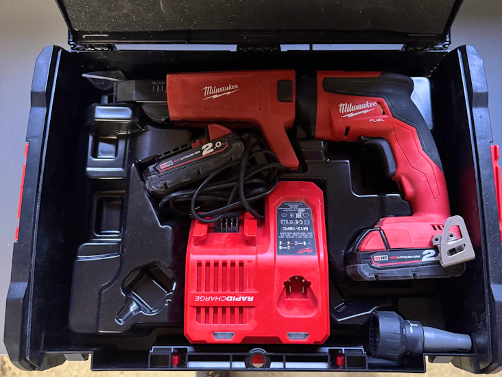 Milwakuee - m18 fsg spikerpistol